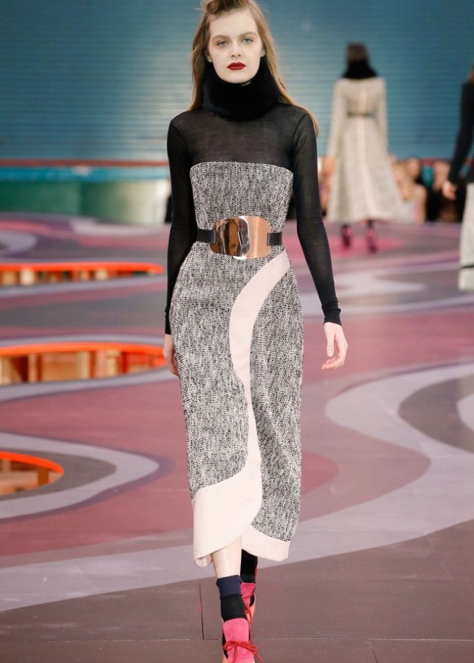 Roksanda Llincic......قوّة بالألوان واحتشام بأناقة 