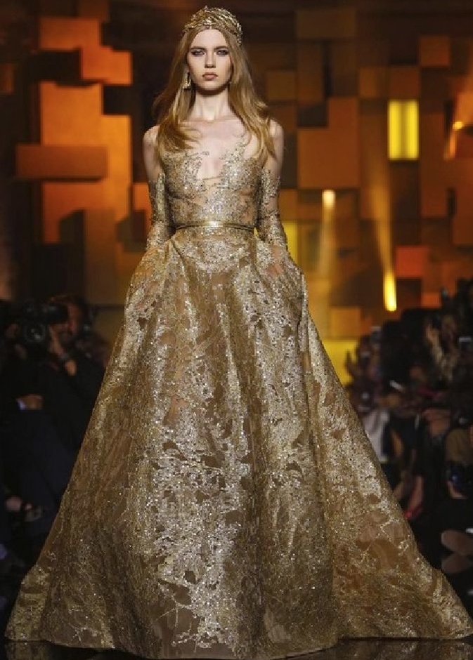 Elie Saab يُهدي زوجته مجموعة من الذهب!