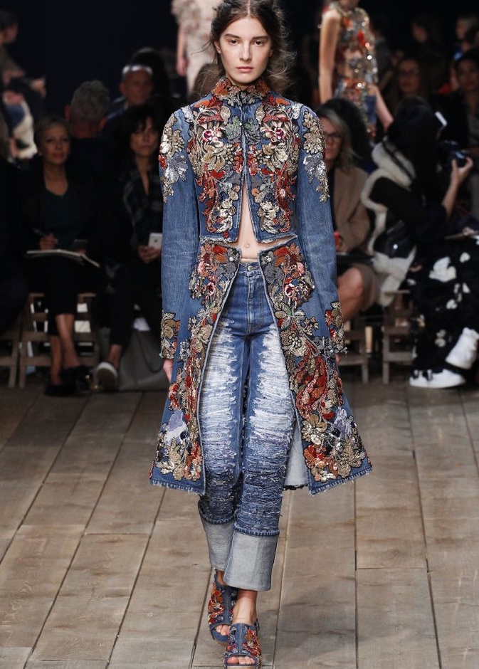 مجموعة Alexander McQueen لربيع و صيف 2016