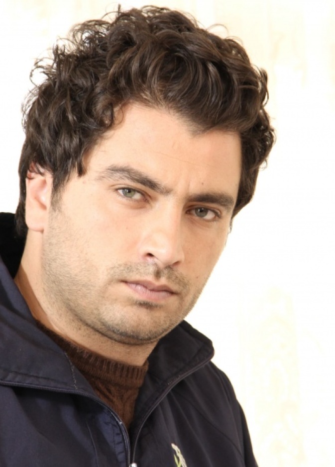 الفنان الشاب معتصم النهار: الموهبة أهم من الجمال و"باب الحارة" صنع نجوماً 