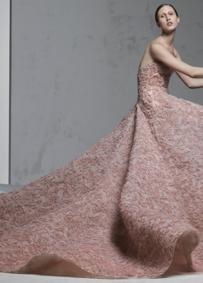 Ashi studios فستان زفاف مبهر باللون الزهري من