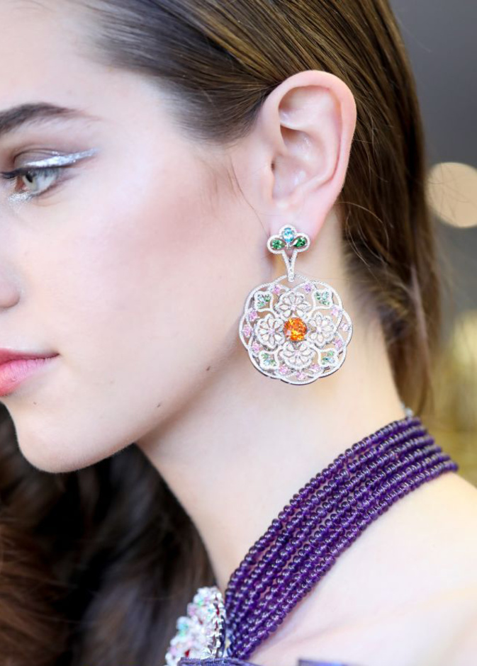 "غو بي" و "كارولين شوفوليه" تقدمان مجموعة مميزّة من المجوهرات الراقية