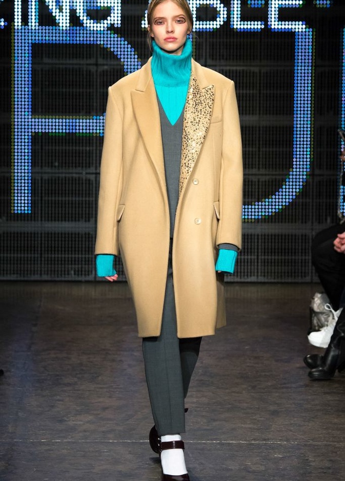 DKNY تصاميم عصرية مع طابع ذكوري