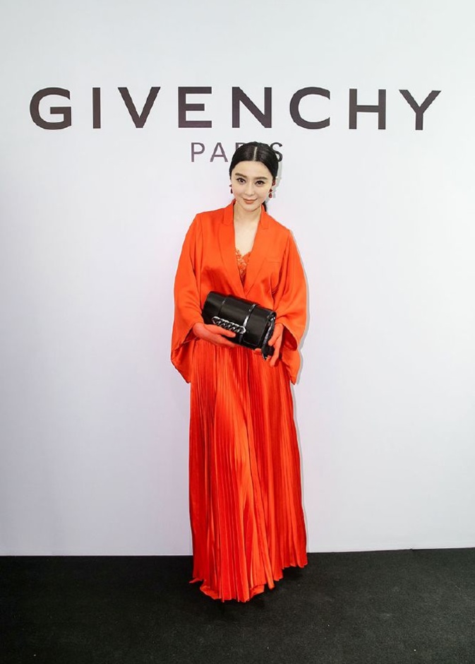 resized_Tiffany Tang - حقيبة Infinity Flap