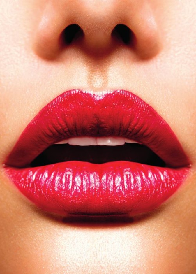 شفاه متوهجة