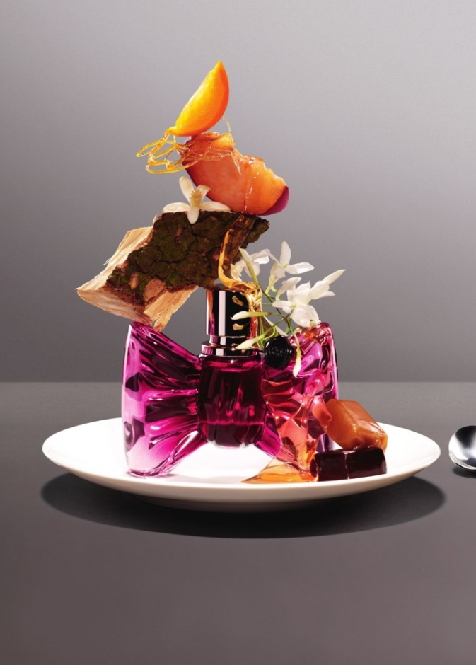 هي تلتقي VIKTOR & ROLF للتعرف على أسرار عطرهما الجديد