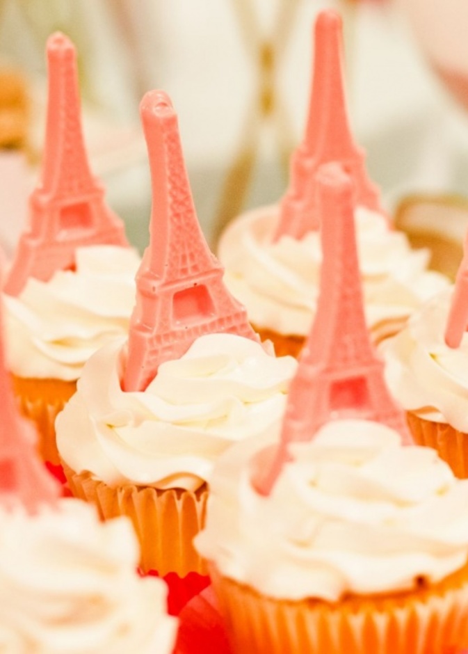 سحر الأناقة الباريسية في حفل زفافك