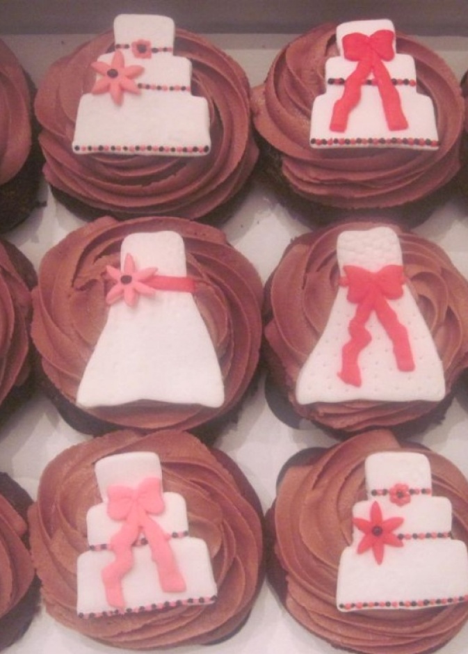 زفافك بدفء وجاذبية الأحمر