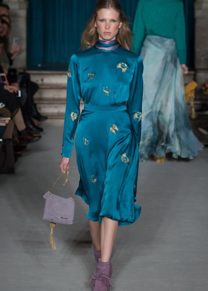 ماثيو وليامسون: لمسة من الأناقة والتداخلات اللونية المبتكرة