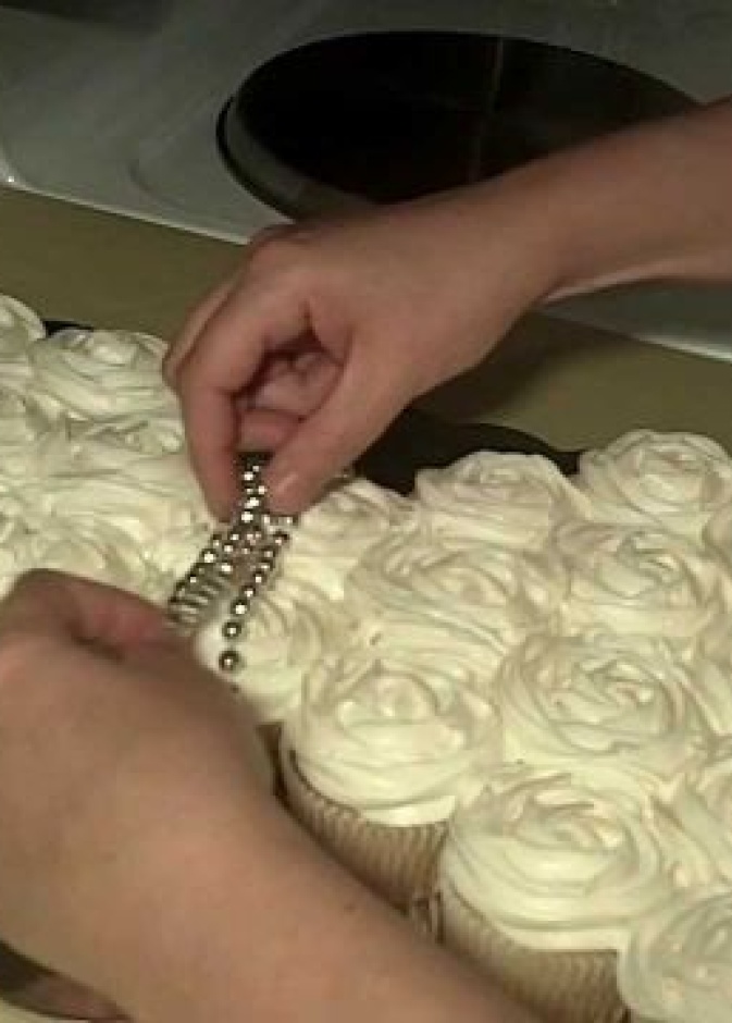 كعكة فستان "الكاب كيك" لإحتفال ما قبل الزفاف