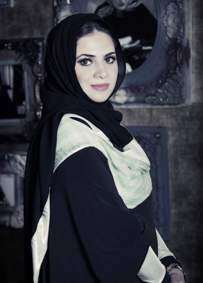 المصممة لمياء عابدين (2).