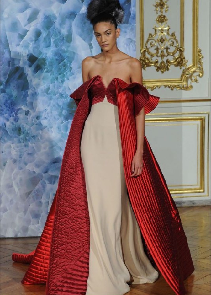 Alexis Mabille: جرأة بالألوان والقصّات 