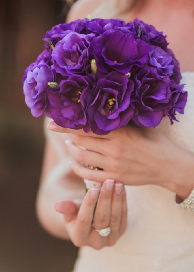  اجمل عشر باقات ورد بنفسجية للعروس