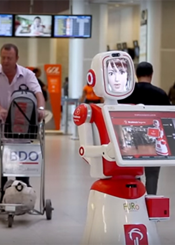 قريباً: روبوت لإصدار وتجديد التأشيرات في مطارات دبي