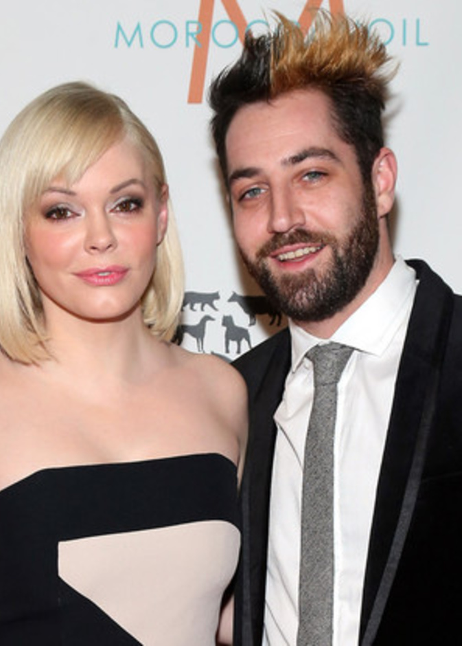 روز مكجوان تعقد قرانها على ديفي ديتيال