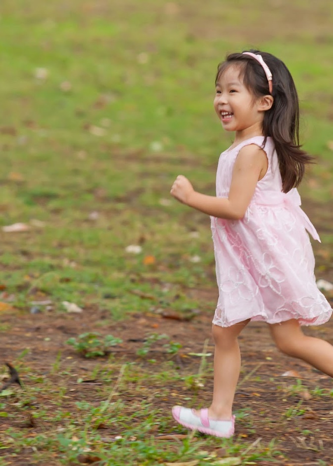 العناية الالهية تنقذ طفلة مرت سيارة من فوقها