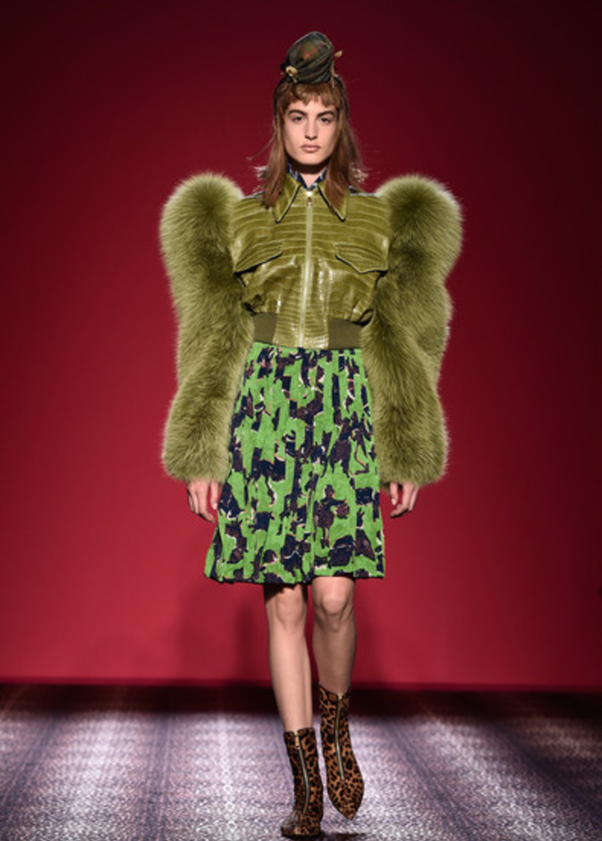  Schiaparelli: إعادة إحياء الجمال الابداعي