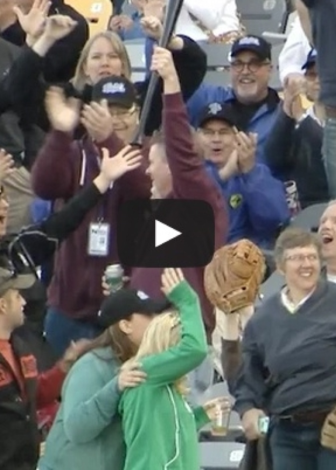 فيديو.. أمريكي ينقذ زوجته من مضرب بيسبول