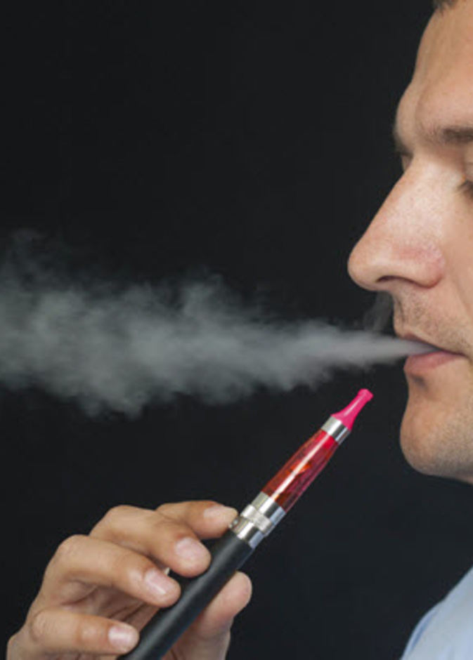 هذا ما تفعله السيجارة الالكترونية بجهازك التنفسي