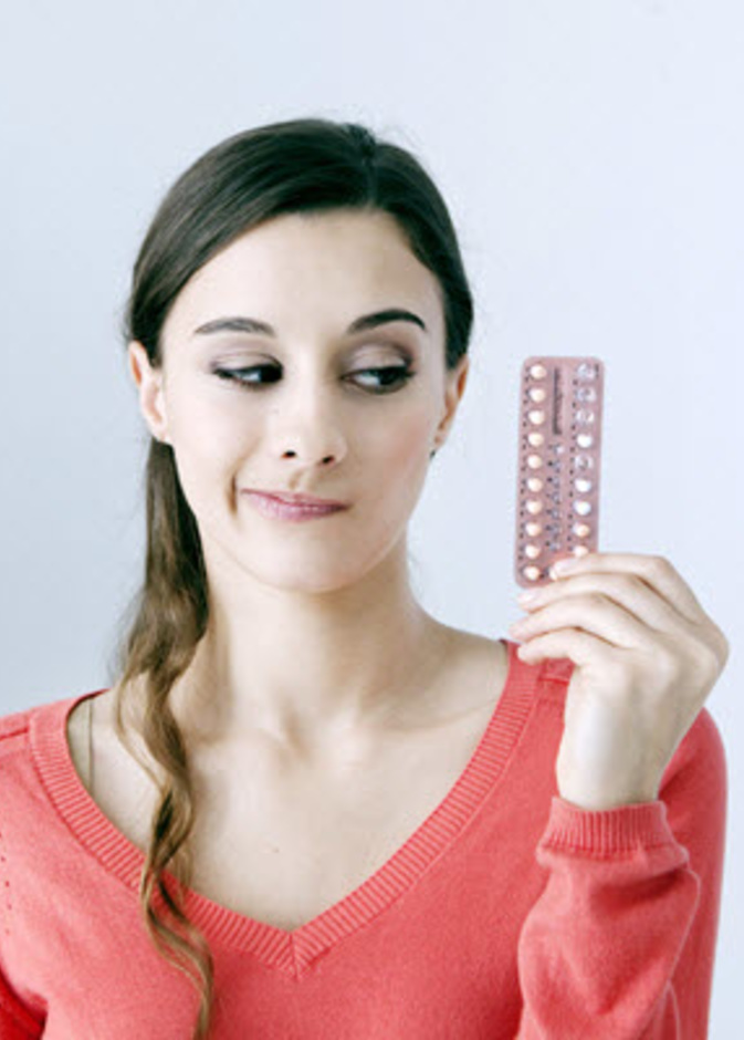 ماذا تحمل حبوب منع الحمل من فوائد للعروس المستقبلية؟