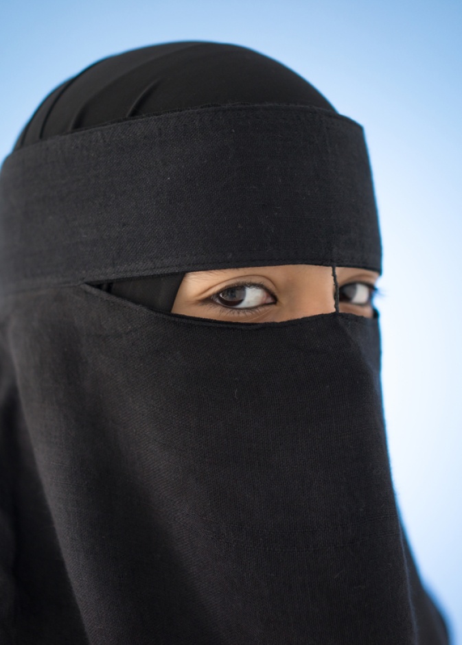 سعودية "تؤدب" وافداً تحرش بها