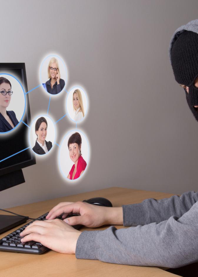 دائرة قضاء أبوظبي تحذر الفتيات من مواقع التواصل الإجتماعي المشبوهة