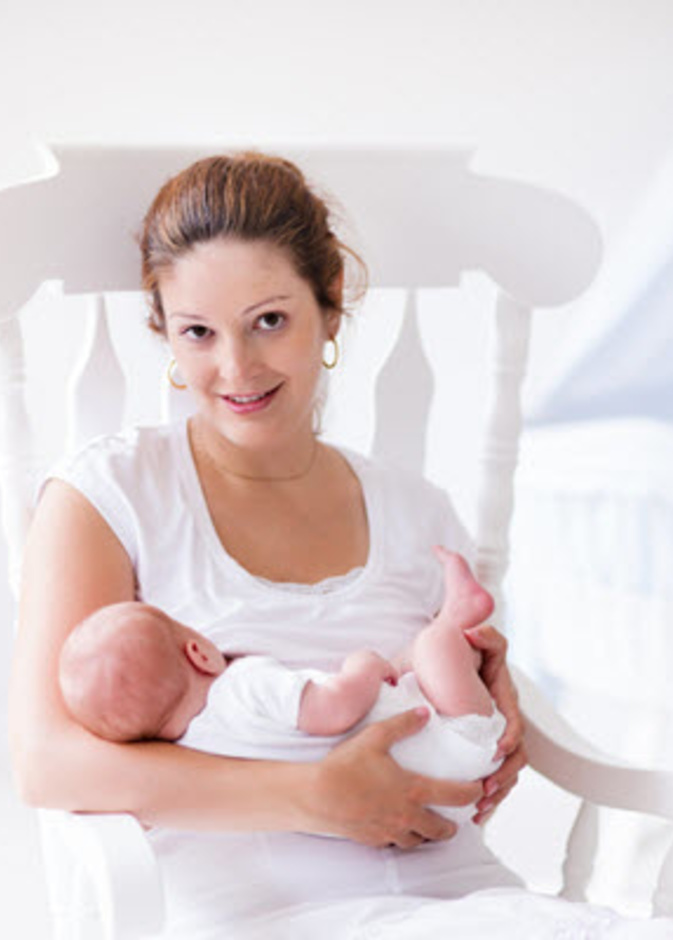 خطواتٌ لإتمام الرضاعة الطبيعية للأم الجديدة