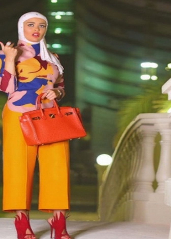 مرمر تتألق بحذاء غريب من توقيع دارGiuseppe Zanotti 
