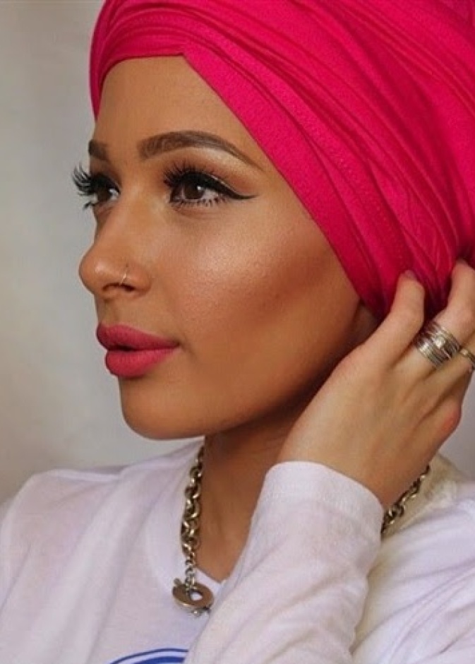 نور العافية.. تعرض الحجاب بصور متعددة