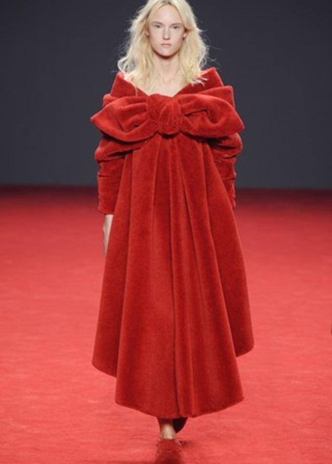 Viktor & Rolf وروعة الأحمر