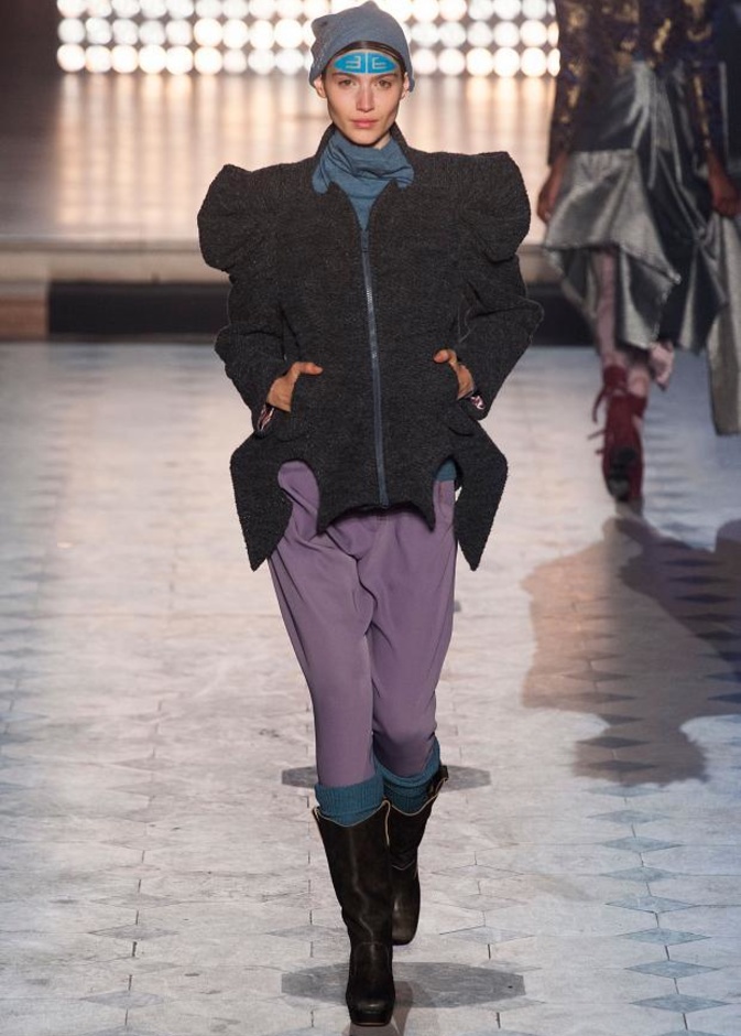 Vivienne Westwood: قبائل أفريقية ورومنسية جريئة