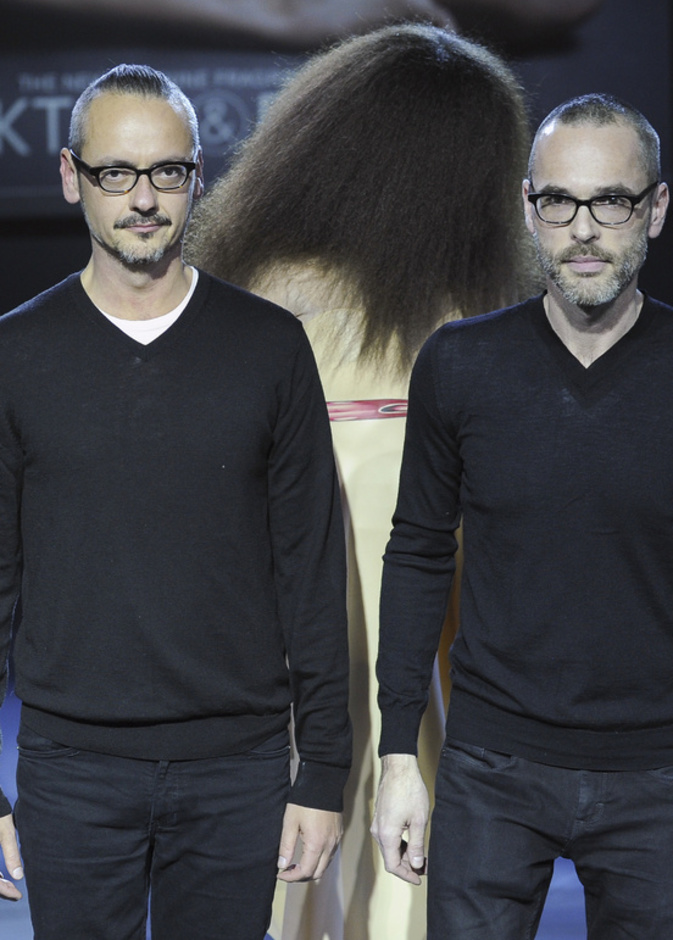 Viktor & Rolf: راقصات الباليه يحتلينّ المسرح