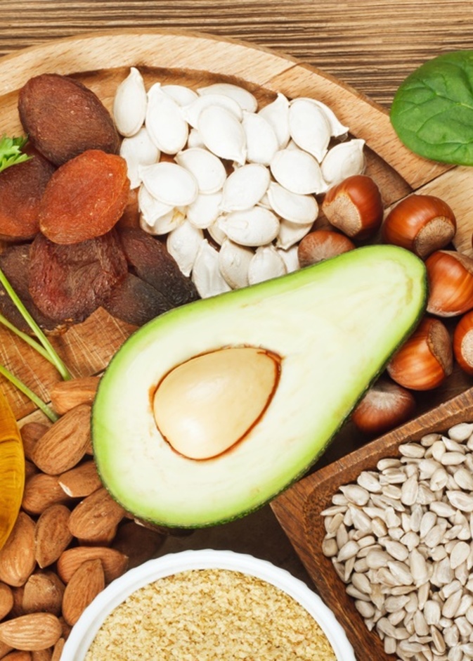 اطعمة غنية بفيتامين "اي" للتخلص من حب الشباب