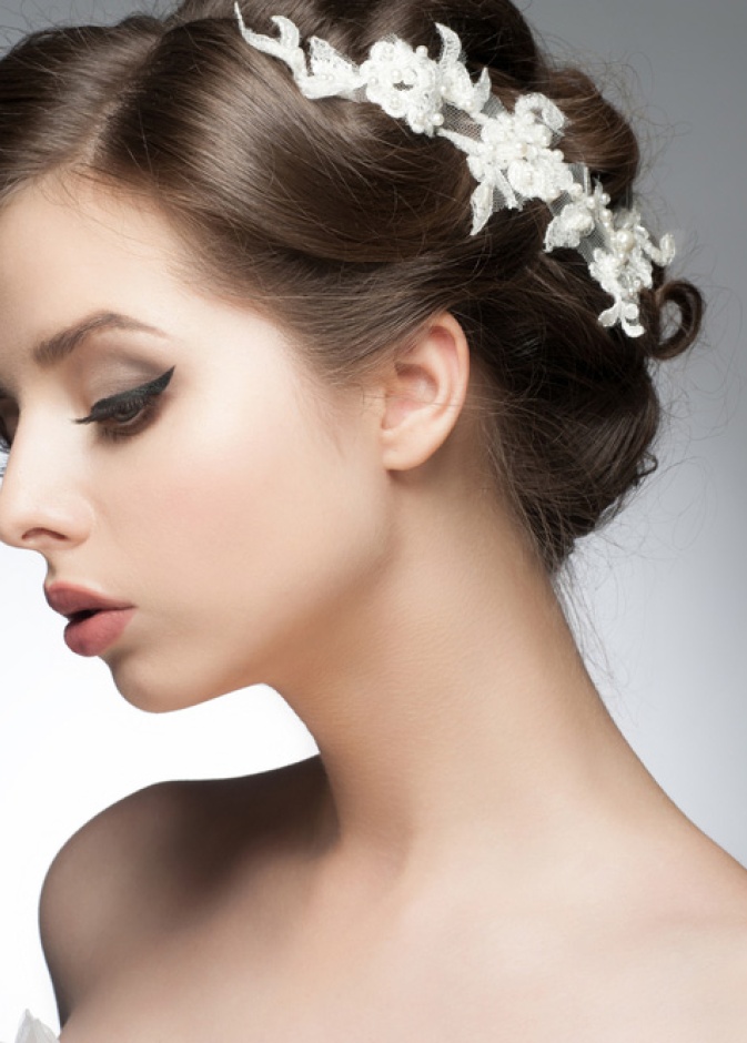 دعي الآيلاينر يزيّن عينيك يوم الزفاف