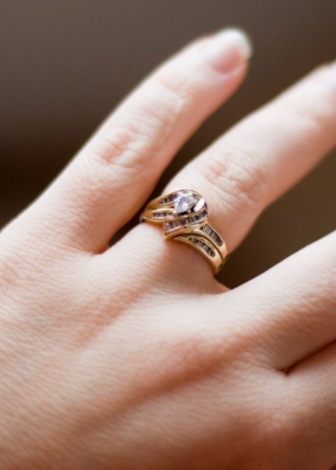 كلب ابتلع خاتم زواج!