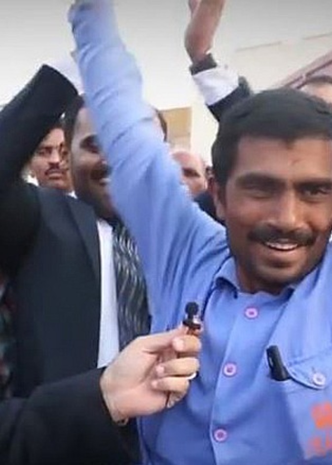 المحظوظ نانهاكو ياداف يعمل في دبي منذ 2012