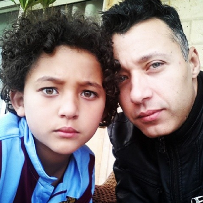 احمد فهمي وابنه