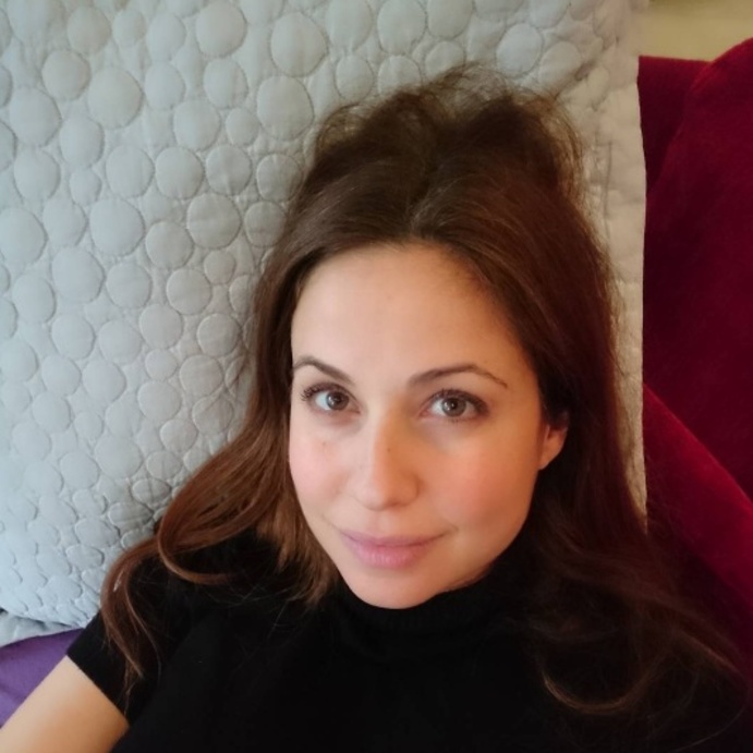 ريا ابي راشد بدون مكياج