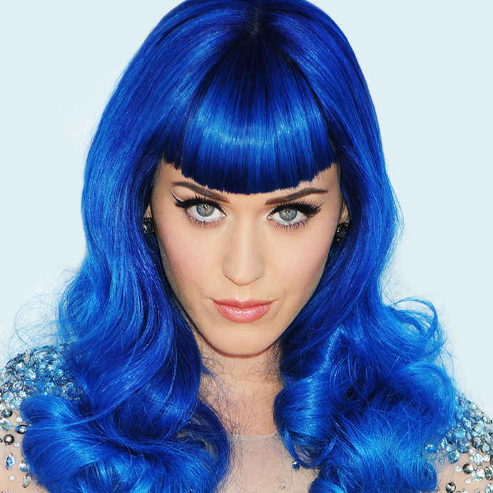 كايتي بيري بالشعر الأزرق