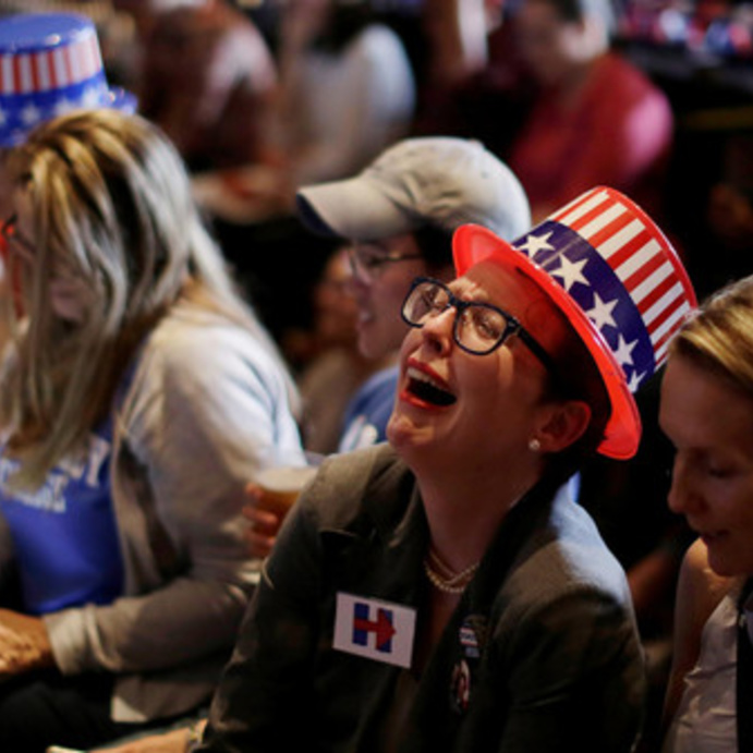 بكاء أنصار هيلاري كلينتون