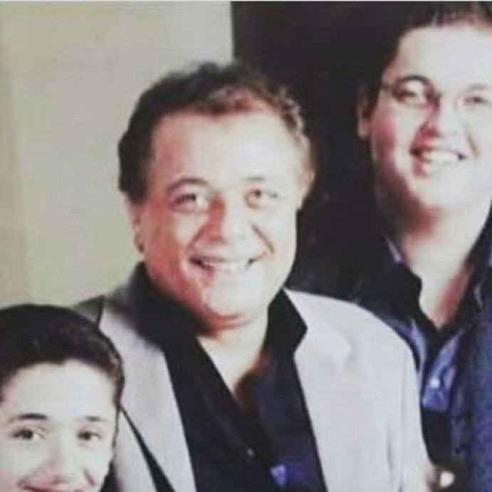 محمود عبد العزيز وأسرته