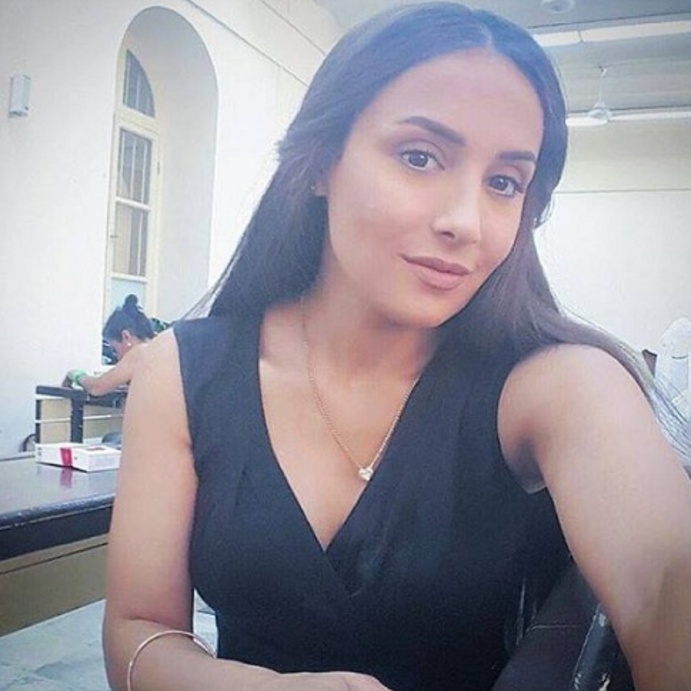 كندا حنا بدون مكياج