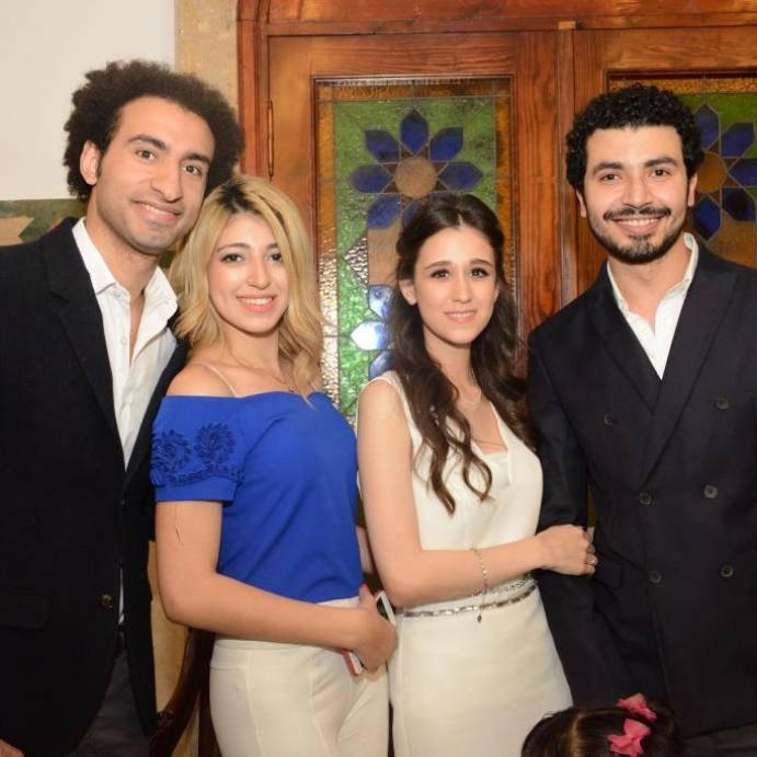 محمد أنور وزوجته مع على ربيع