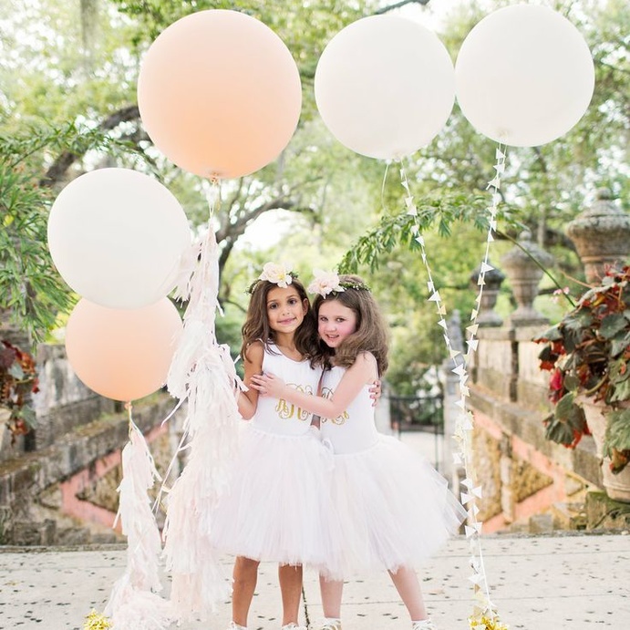 ديكورات زفاف بالبالونات