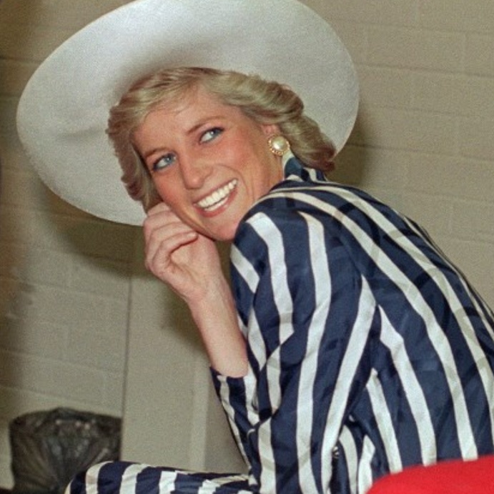 فساتين الليدي ديانا الايقونية بمناسبة ذكرى عيد ميلادها