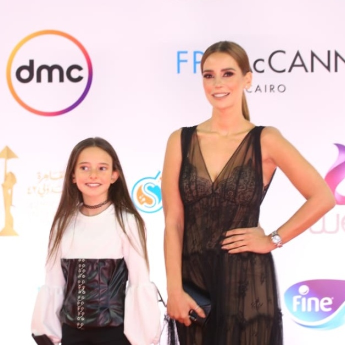 إيمان العاصي وابنتها