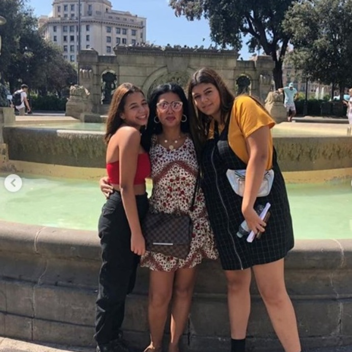 رانيا يوسف وابنتيها