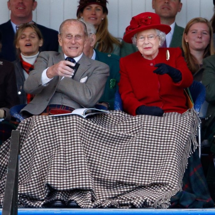 الملكة إليزابيث الثانية بصحبة الأمير فيليب دوق أدنبرة