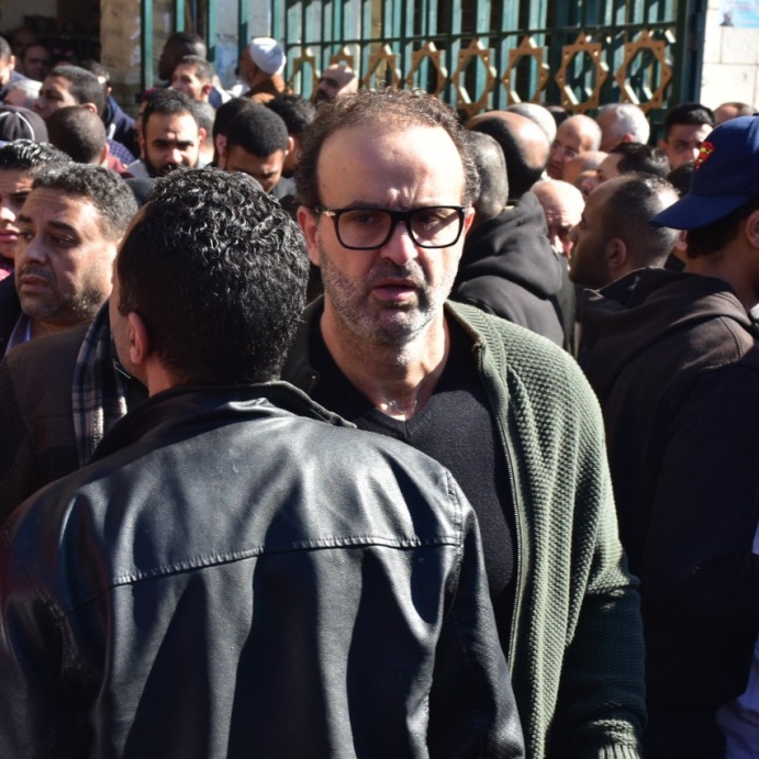 ايمن عزب في جنازة حسن كامي 