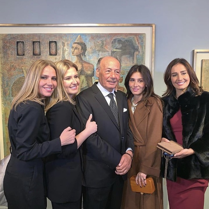 حلا ومايا وهنا ورشا شيحة مع والدهن